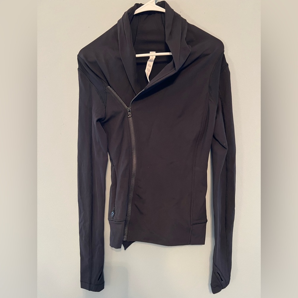 Lululemon size 2 side zip jacket
